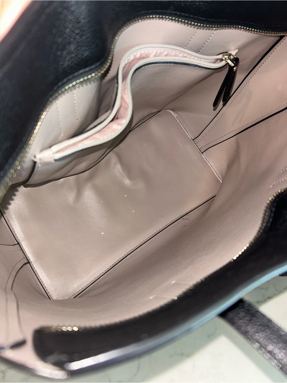 ♠️kate spade Black Pebbled Leather Tote with Charm - Picture 8 of 15